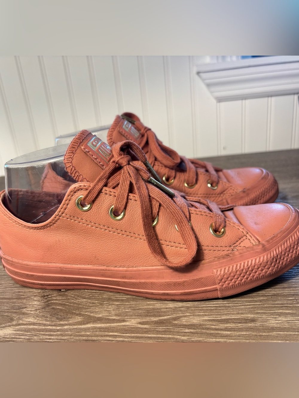 Converse Chuck Taylor All Star Low Top Sneakers Pink Leather Size 6